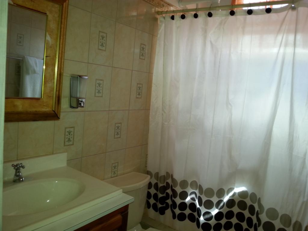 Corosol Apartments Roseau Chambre photo